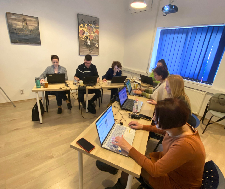 Canva Workshop, tanfolyam, Kolozsvári Zsuzsi, Kezdő Canva Tanfolyam Veszprém, marketinges képés